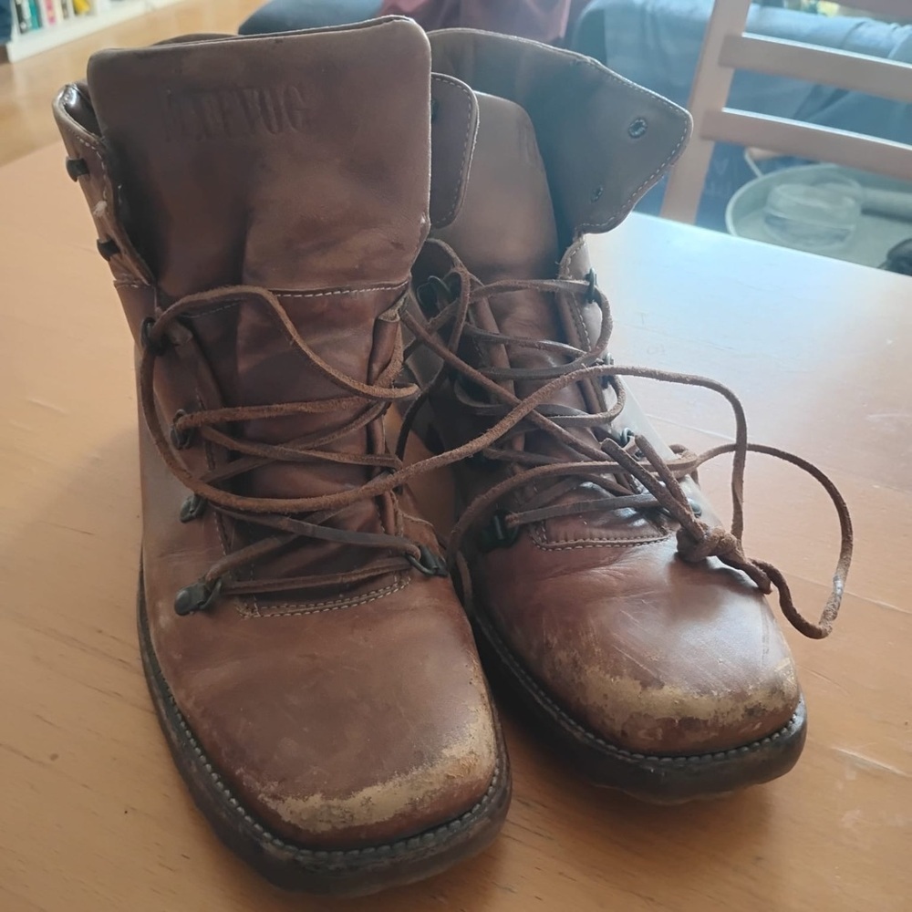 Vintage John Fluevog- Lace Up Boot- Mens - S9 - 🇨🇦 Brand